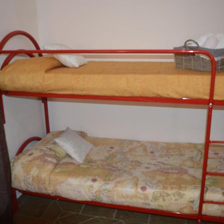 Villa Tre Colli Agri B&B أريانو إربينو الغرفة الصورة