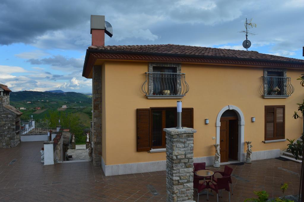 Villa Tre Colli Agri B&B أريانو إربينو المظهر الخارجي الصورة