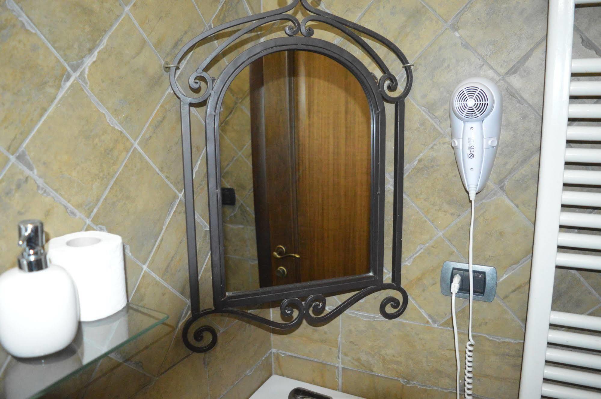 Villa Tre Colli Agri B&B أريانو إربينو المظهر الخارجي الصورة