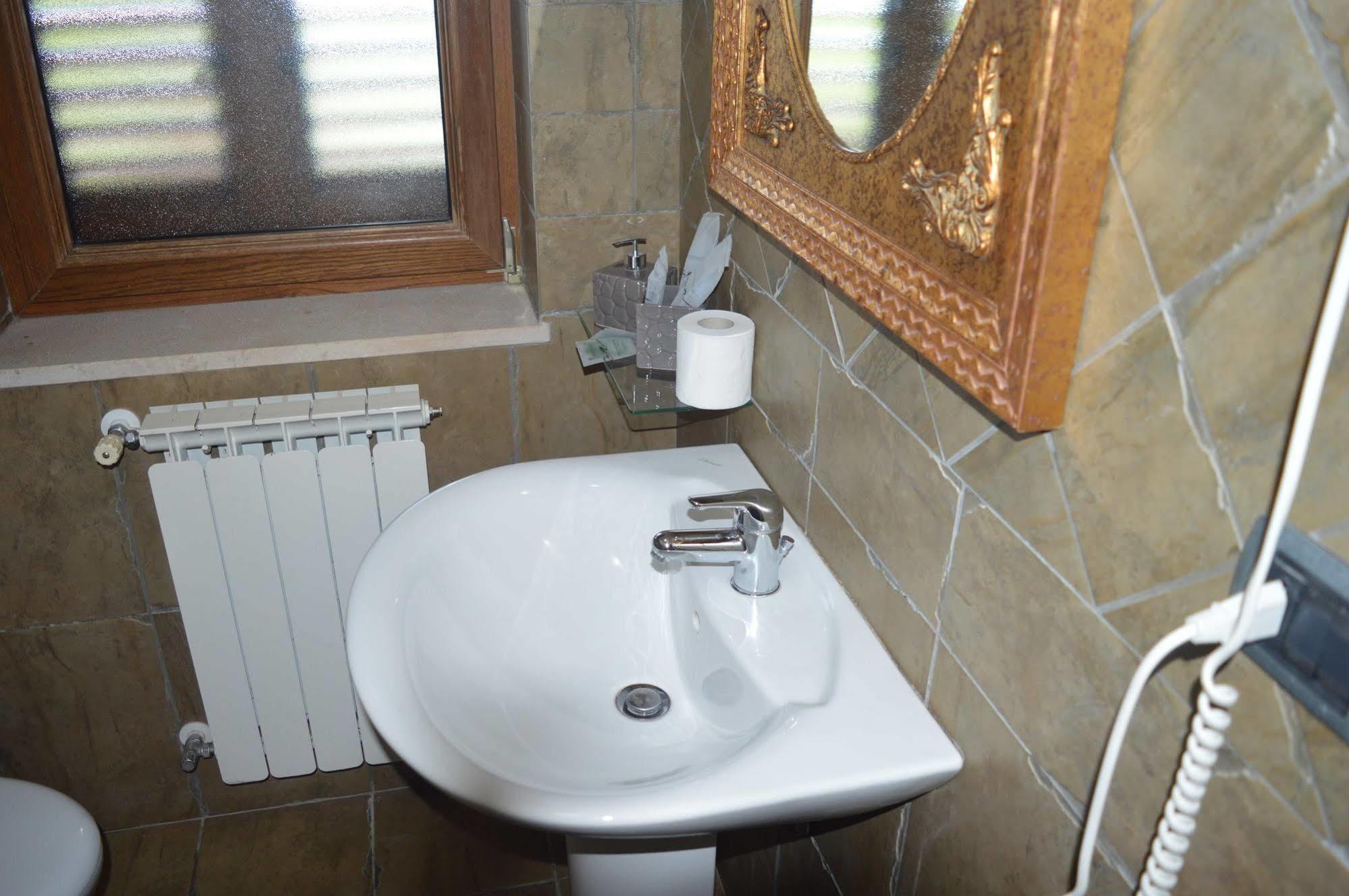 Villa Tre Colli Agri B&B أريانو إربينو المظهر الخارجي الصورة