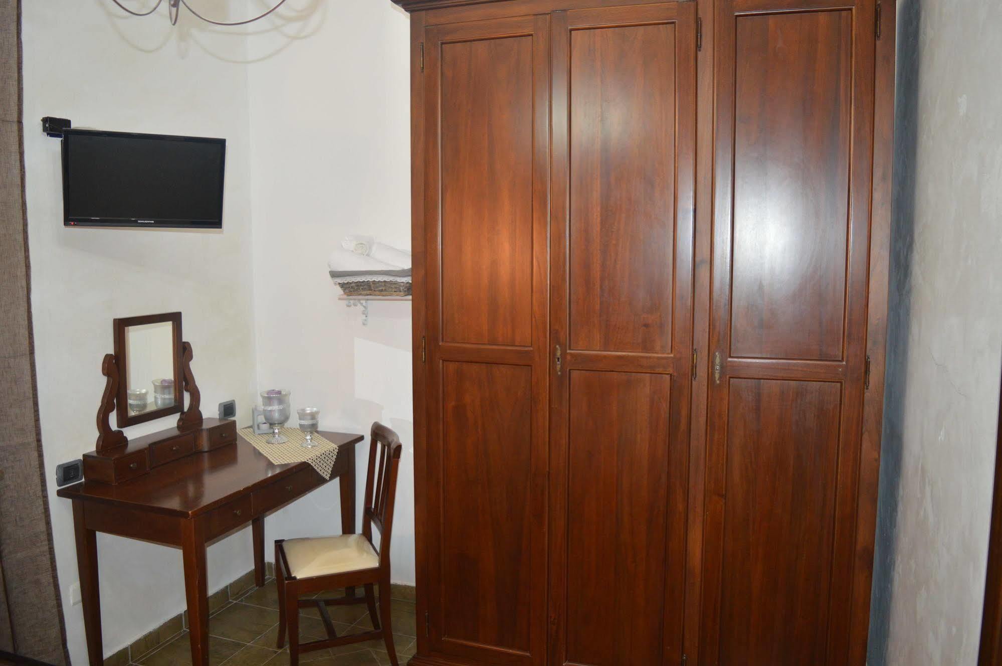 Villa Tre Colli Agri B&B أريانو إربينو المظهر الخارجي الصورة