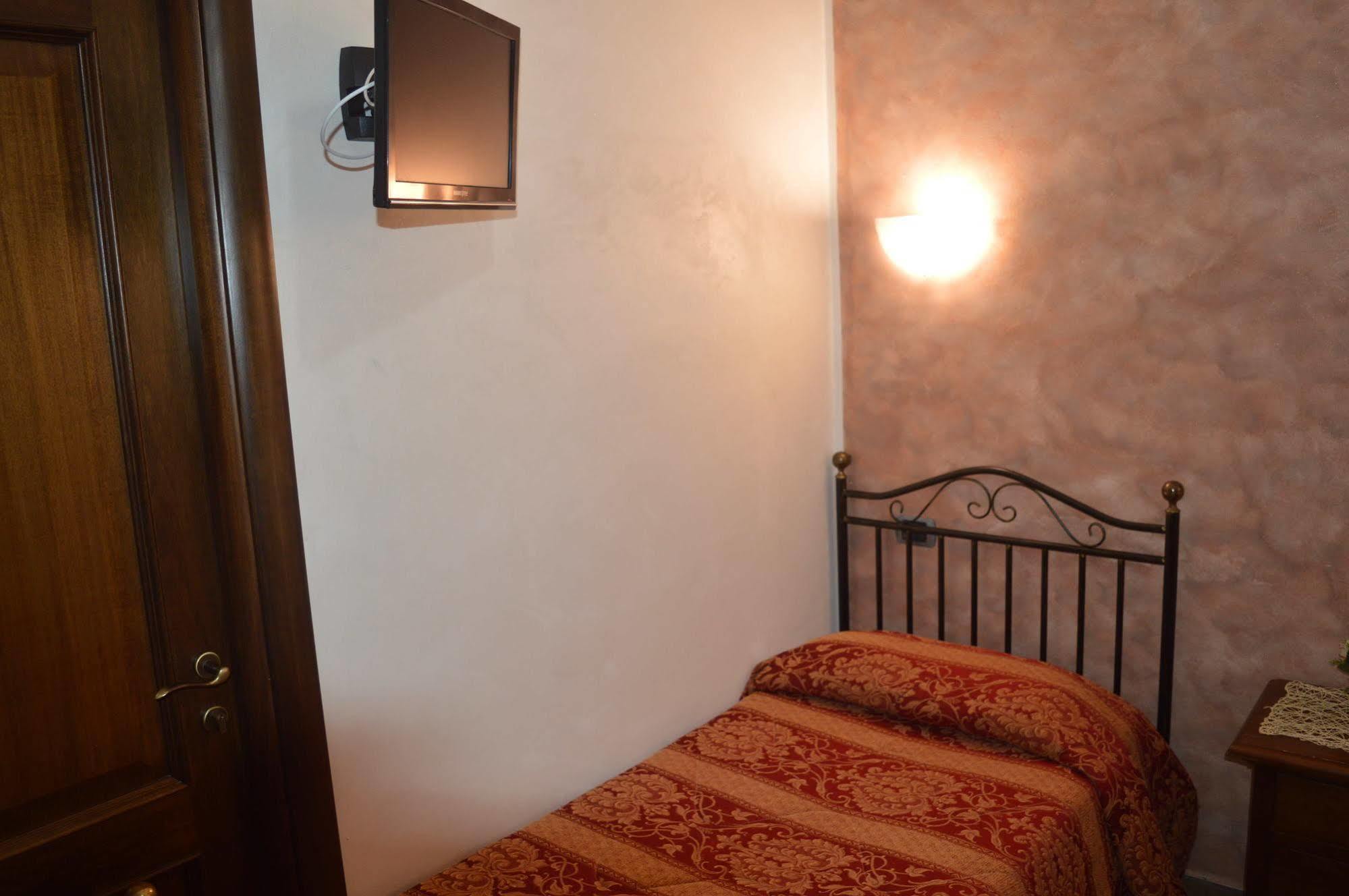 Villa Tre Colli Agri B&B أريانو إربينو المظهر الخارجي الصورة